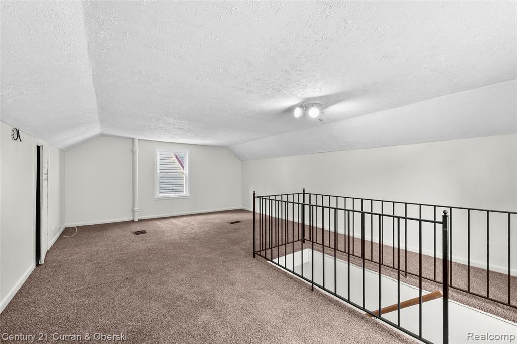 7910 Orchard Avenue, Dearborn, MI 48126 — Photo 18