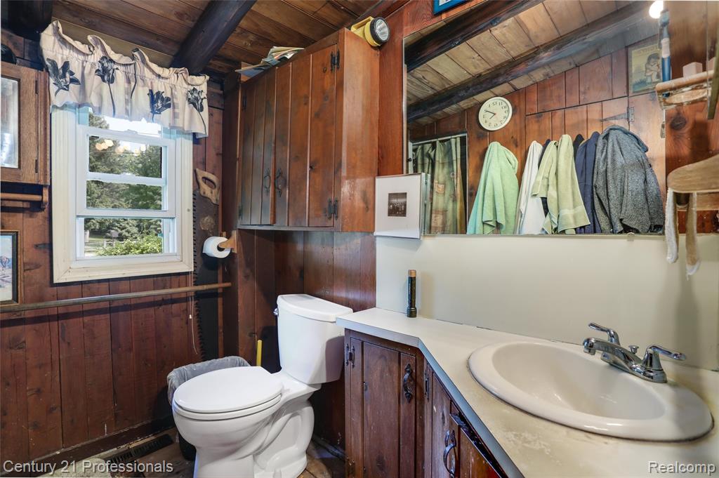 9233 Evee Road, Clarkston, MI 48348 — Photo 19