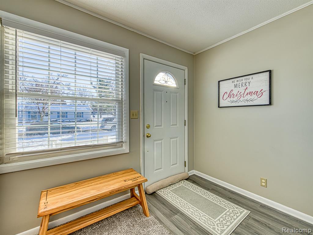 104 Valley Drive, Hudson, MI 49247 — Photo 2