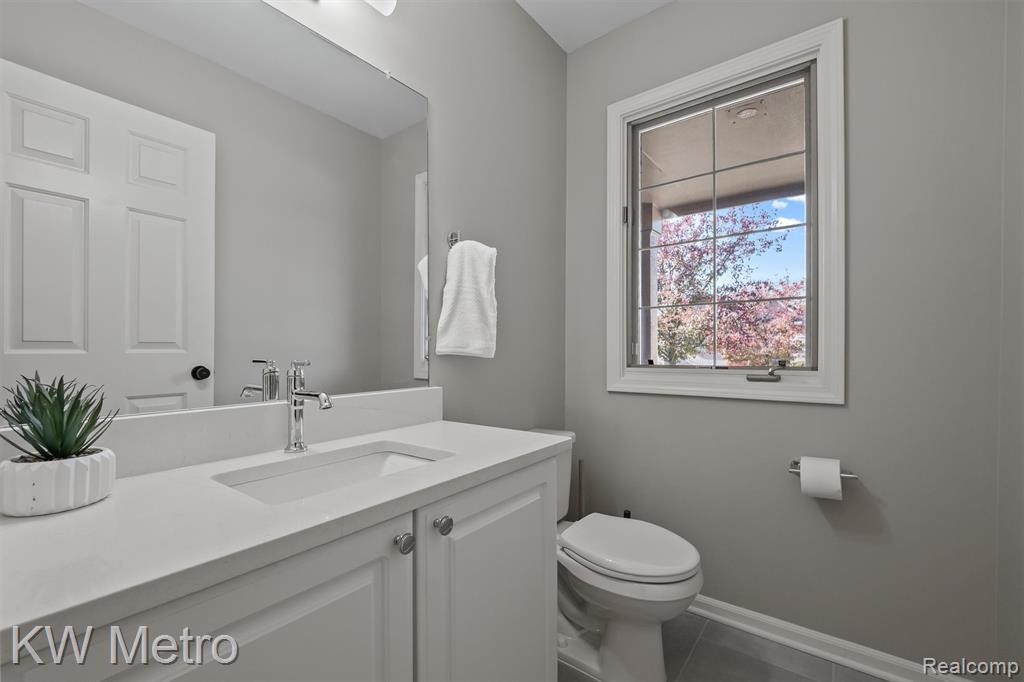 45914 Portsville Drive, Macomb, MI 48044 — Photo 22