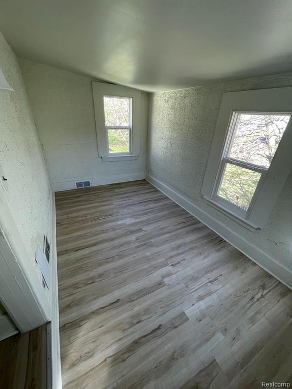227 MASSACHUSETTS Street, Highland Park, MI 48203 — Photo 9