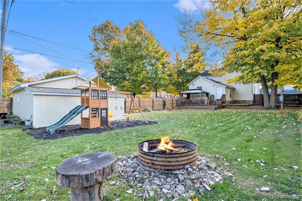 315 E Main Street, Vernon, MI 48476 — Photo 25