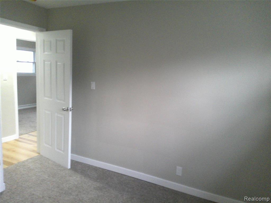 4502 Huckleberry Lane, Flint, MI 48507 — Photo 20