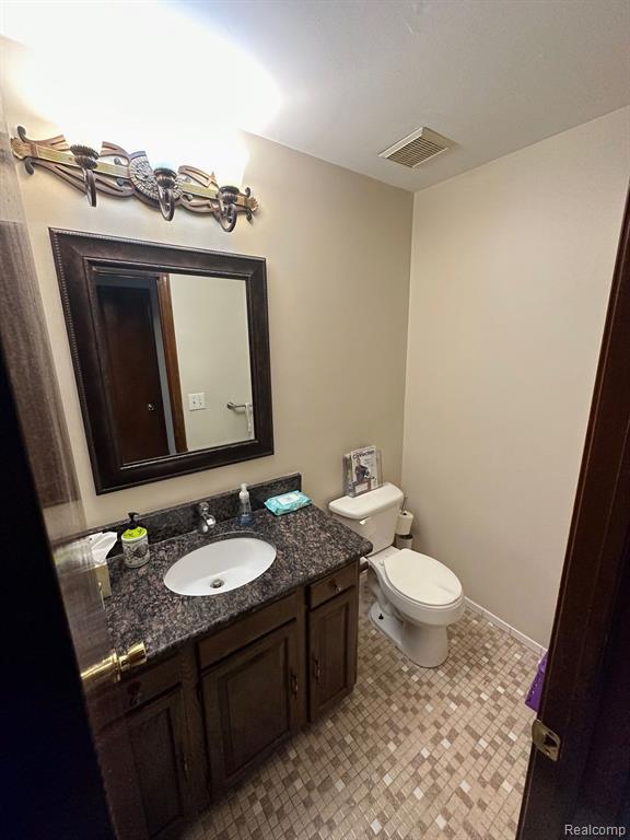 5601 ASTER Drive, Troy, MI 48085 — Photo 10