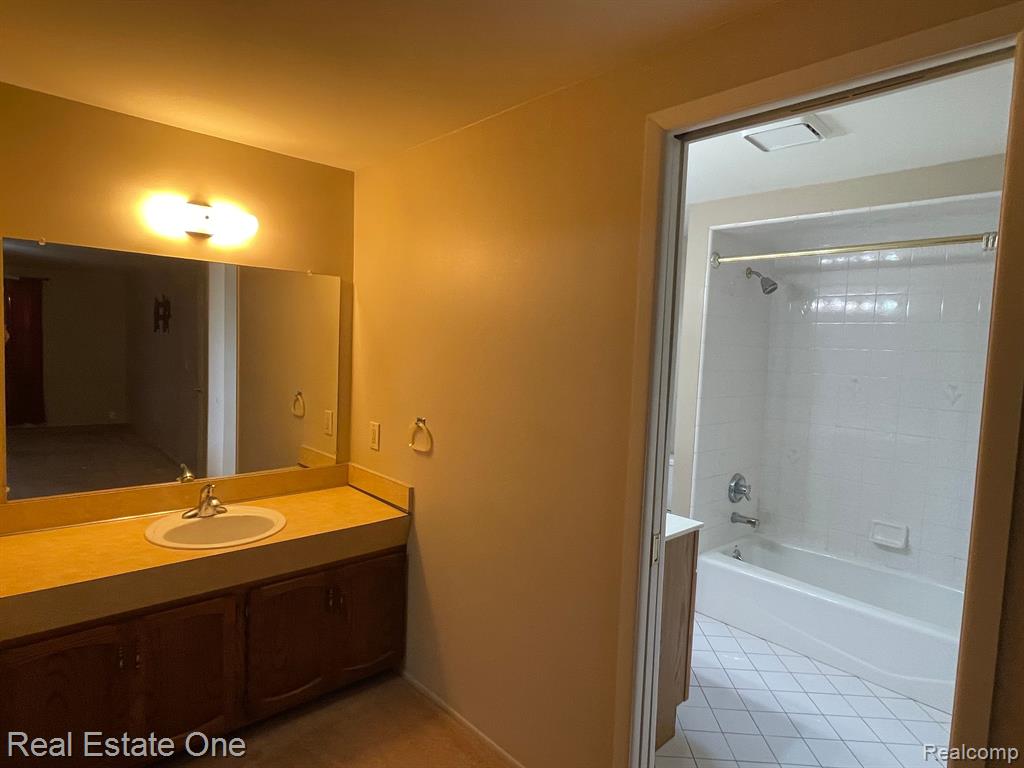 7482 ADMIRALTY Drive, Canton, MI 48187 — Photo 14