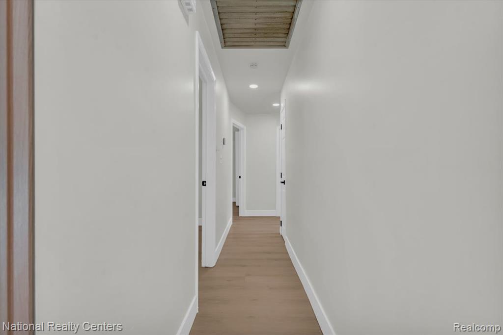 9020 Leverne, Redford, MI 48239 — Photo 13