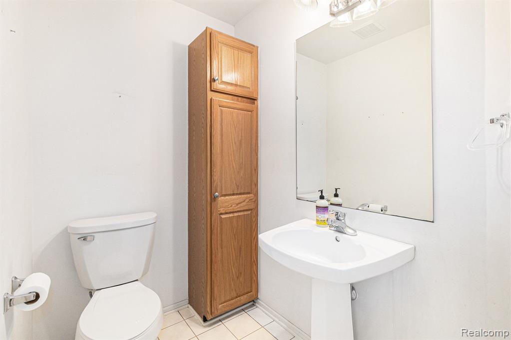 8805 Pebble Creek Drive, Pinckney, MI 48169 — Photo 17
