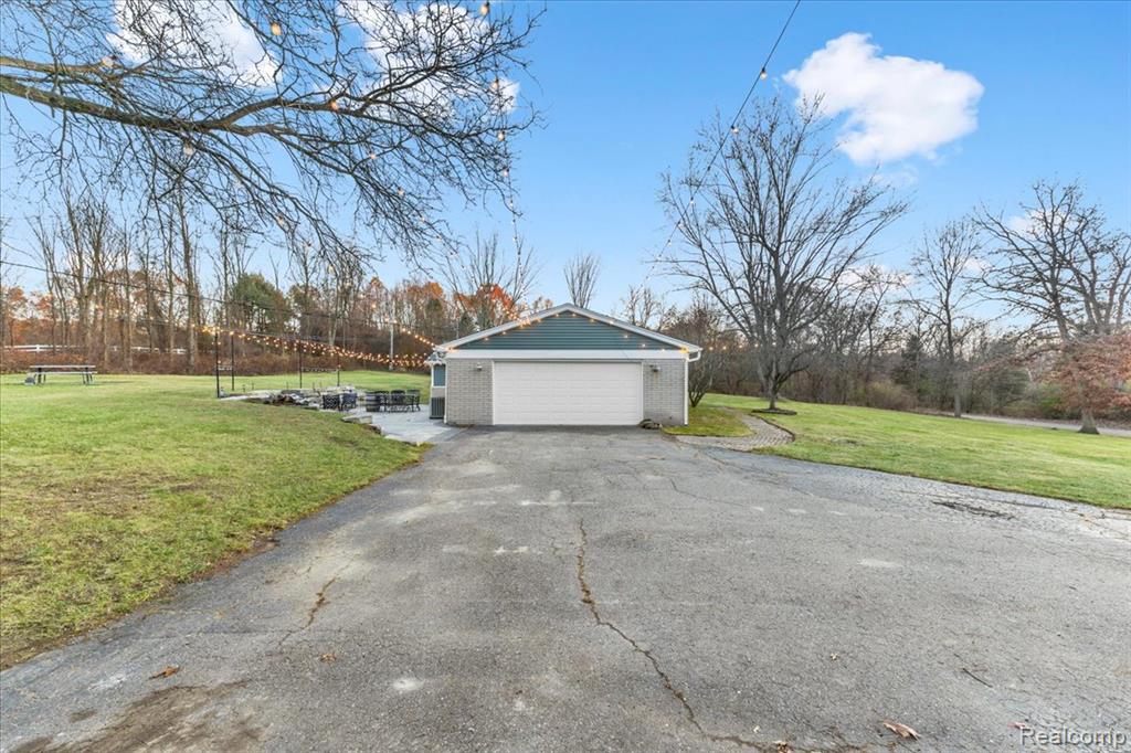9240 Allen Road, Clarkston, MI 48348 — Photo 44