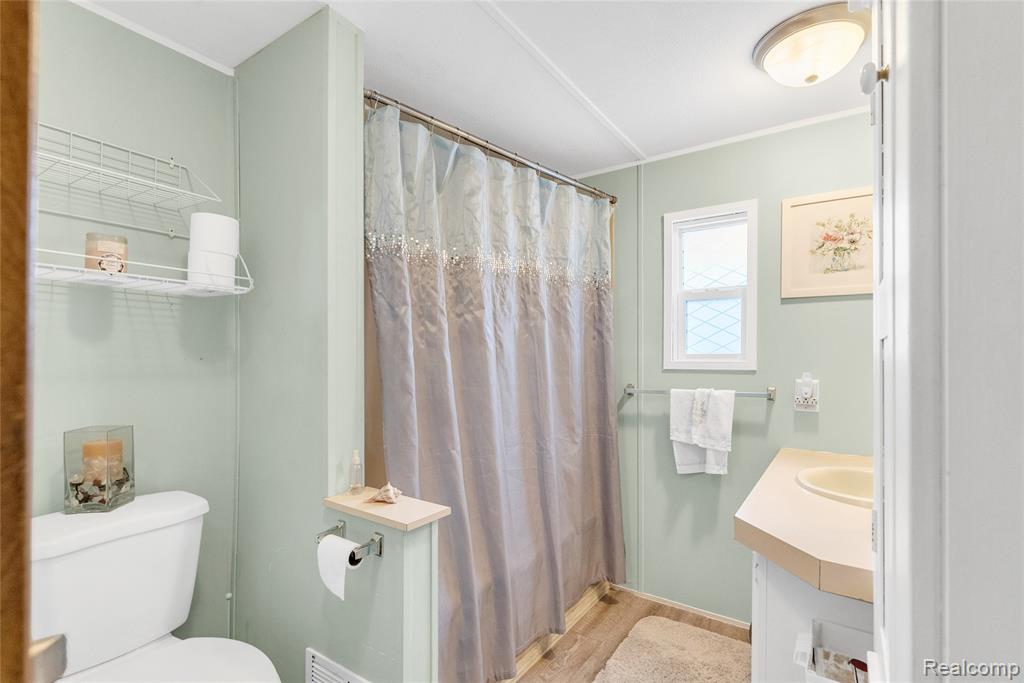 5203 Main Street, 207, Lexington, MI 48450 — Photo 27