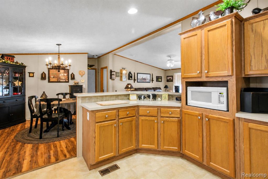 29311 Hidden River Drive, Gibraltar, MI — Photo 8