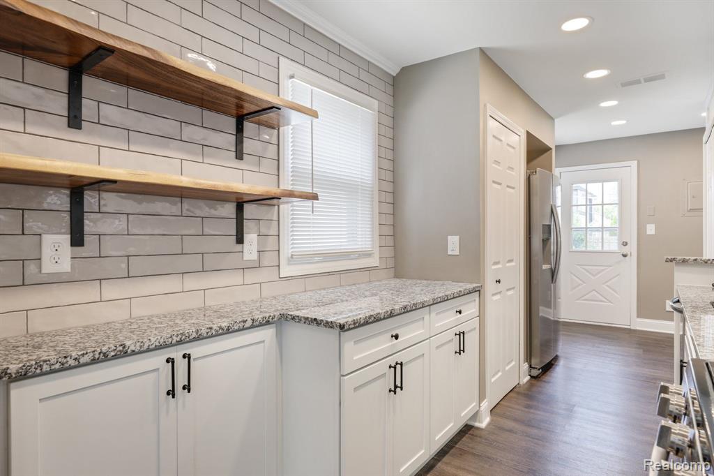 811 HUMPHREY Avenue, Birmingham, MI 48009 — Photo 6
