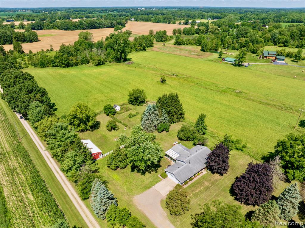 595 N Cedar Road, Fowlerville, MI 48836 — Photo 54