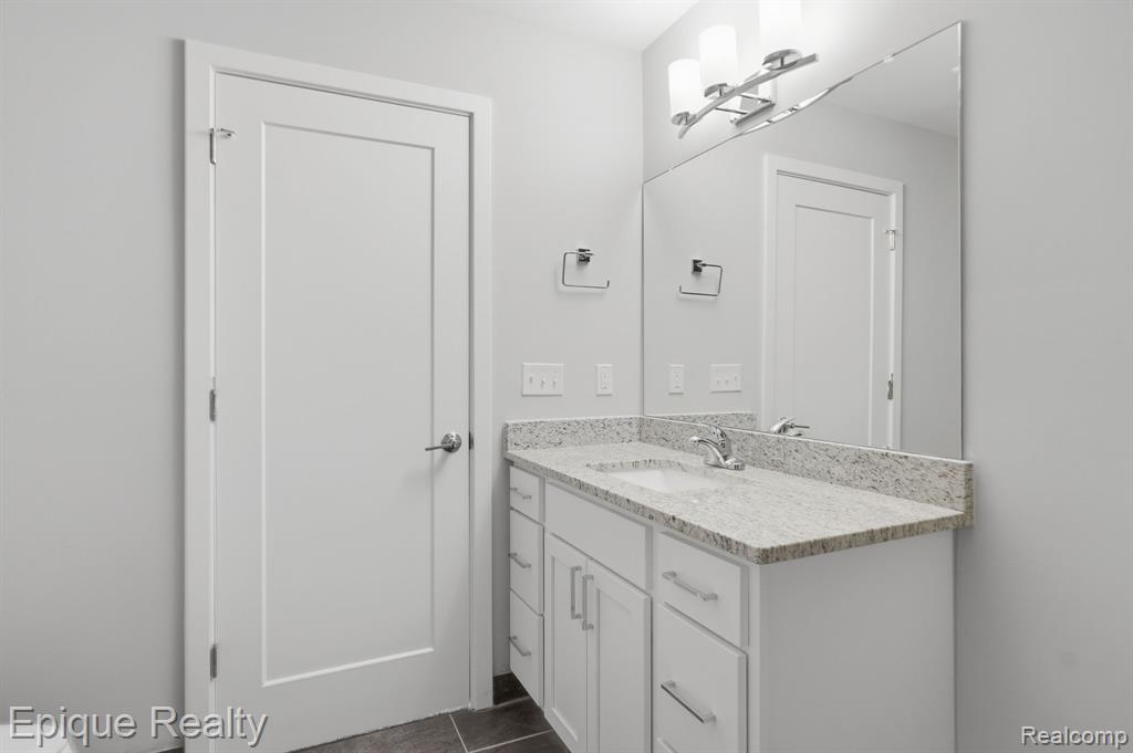 25549 Grandview Lane, 31, Novi, MI — Photo 17