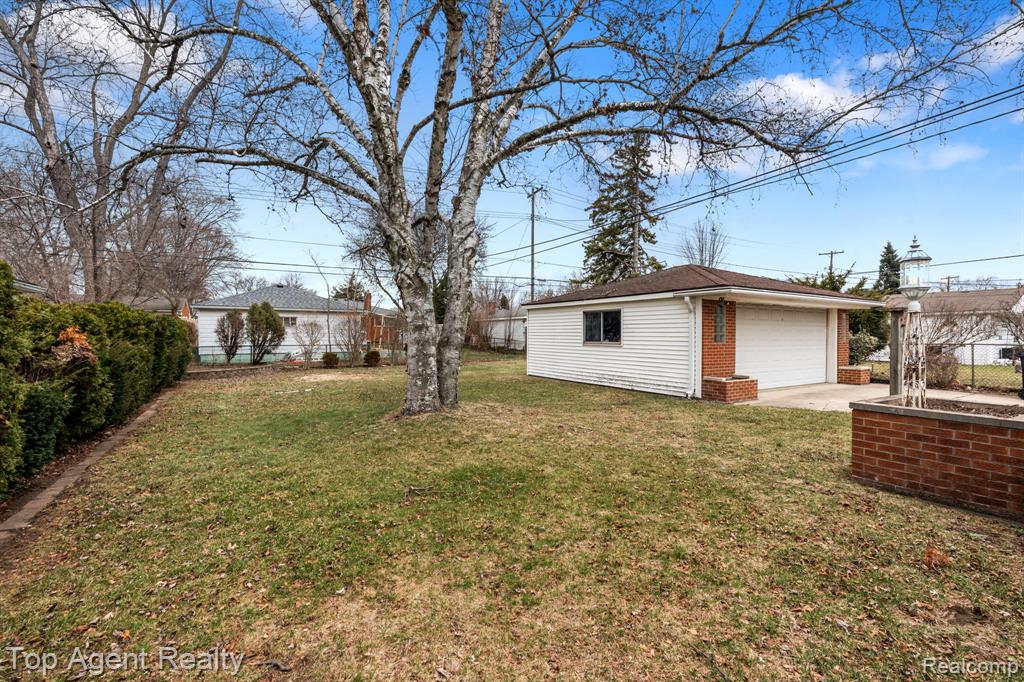 9001 Shannon Drive, Sterling Heights, MI 48314 — Photo 30