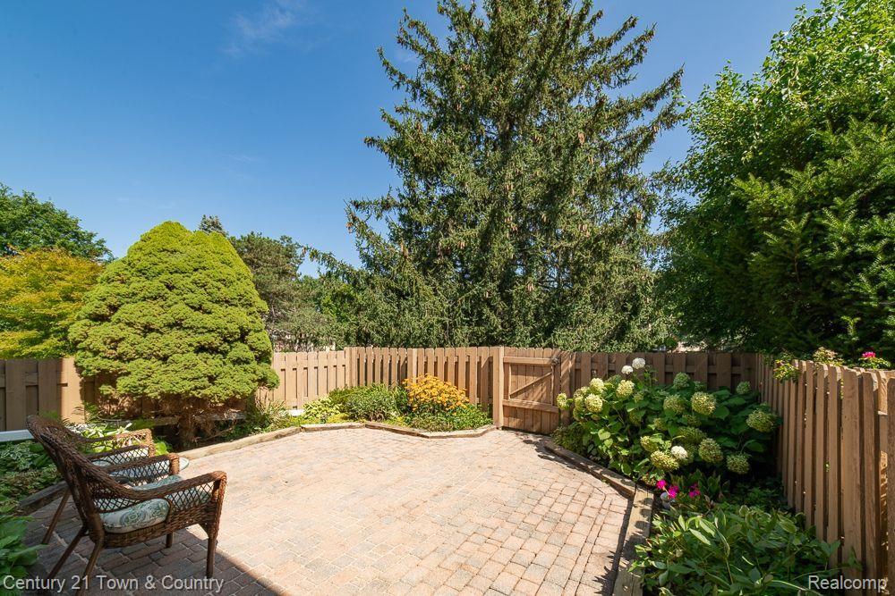 5395 BREEZE HILL, Troy, MI 48098 — Photo 40
