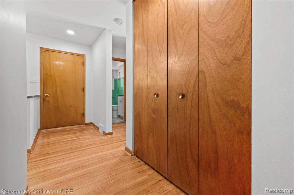 8009 Coventry Avenue, Grosse Ile, MI 48138 — Photo 16