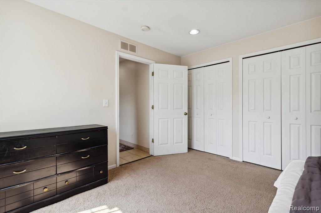 4174 BERKSHIRE Drive, Sterling Heights, MI 48314 — Photo 28