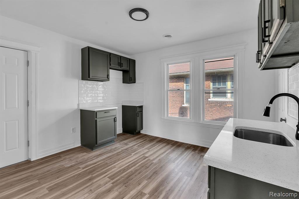 951 E Grand Boulevard, Detroit, MI 48207 — Photo 8