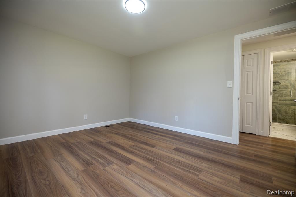 9650 Cooley Lake Road, White Lake, MI — Photo 13
