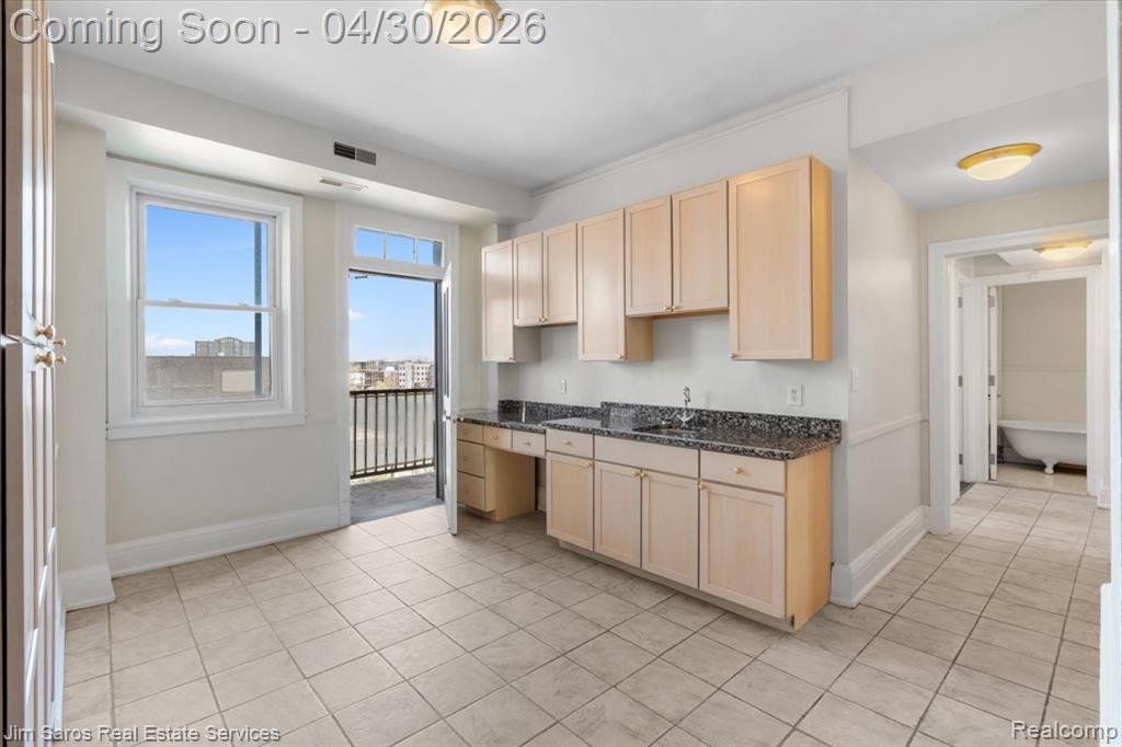 2900 E Jefferson Avenue, Detroit, MI 48207 — Photo 9