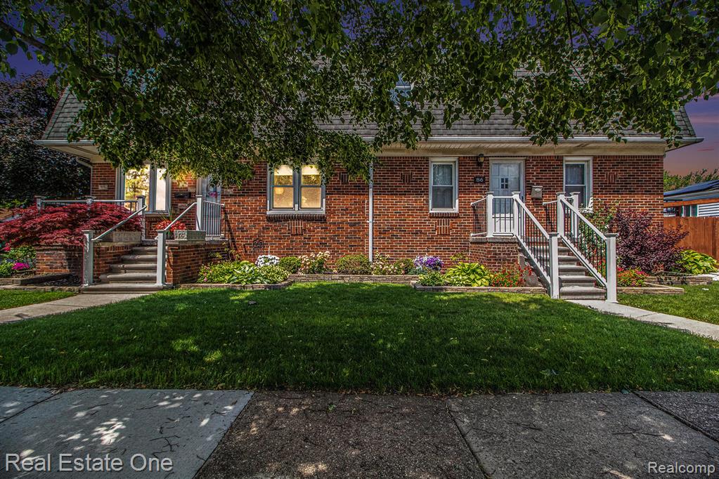 96 Detroit, Trenton, MI 48183 — Photo 3
