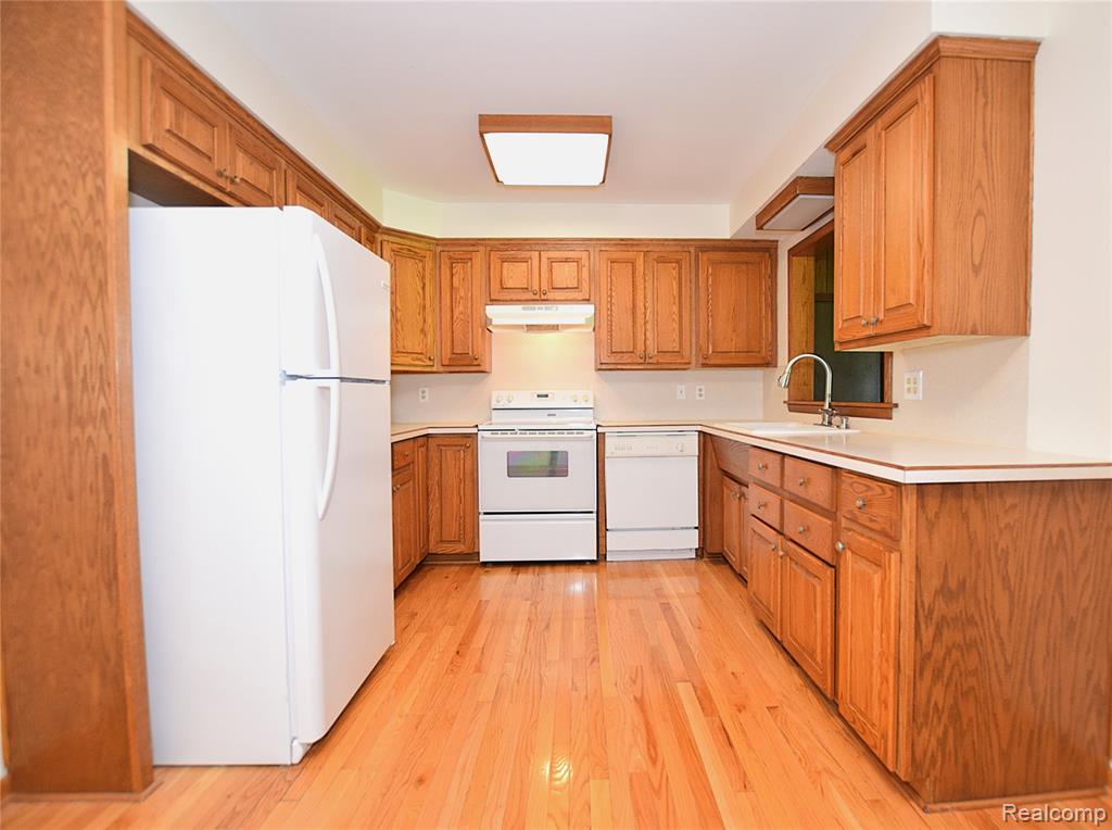 5326 Durwood Drive, Swartz Creek, MI 48473 — Photo 5
