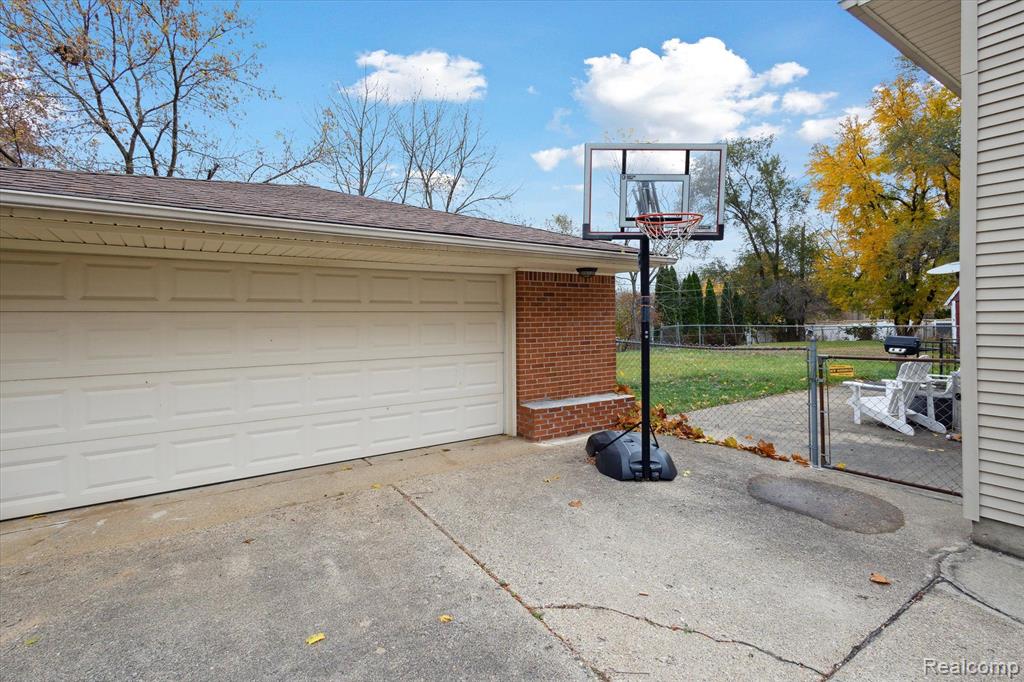 798 PANORAMA Drive, Milford, MI 48381 — Photo 35