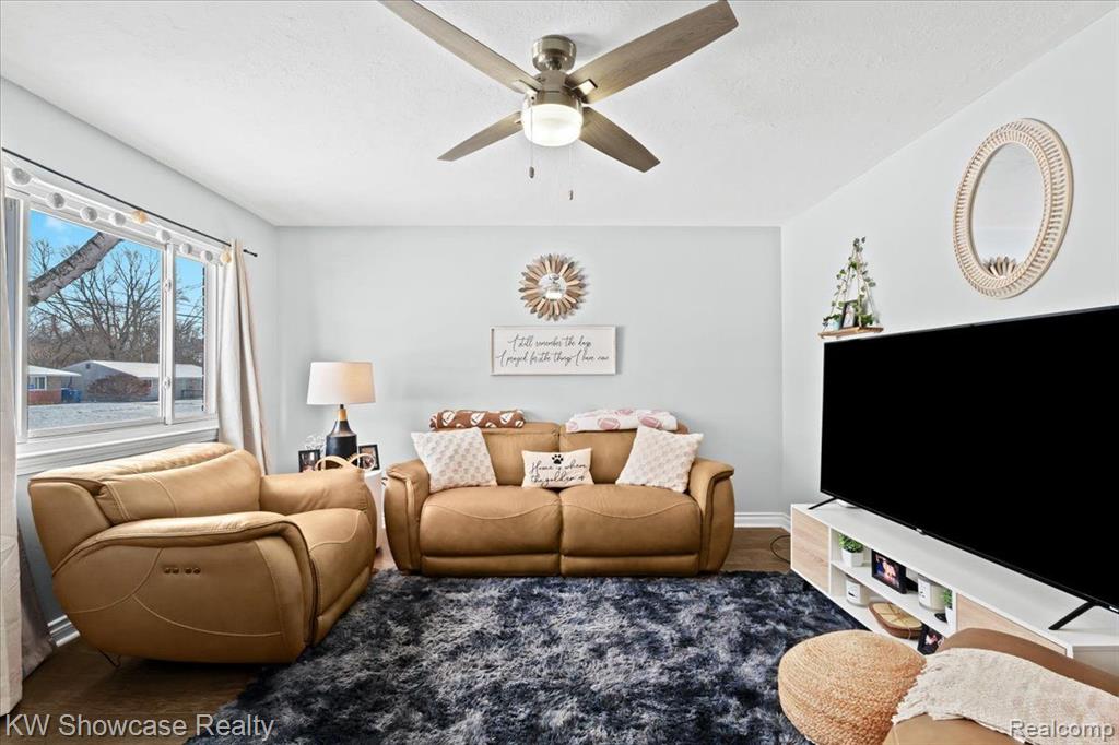 115 N CORBIN Street, Holly, MI 48442 — Photo 4