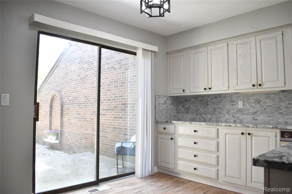 2073 Bordeaux Street, West Bloomfield, MI 48323 — Photo 14