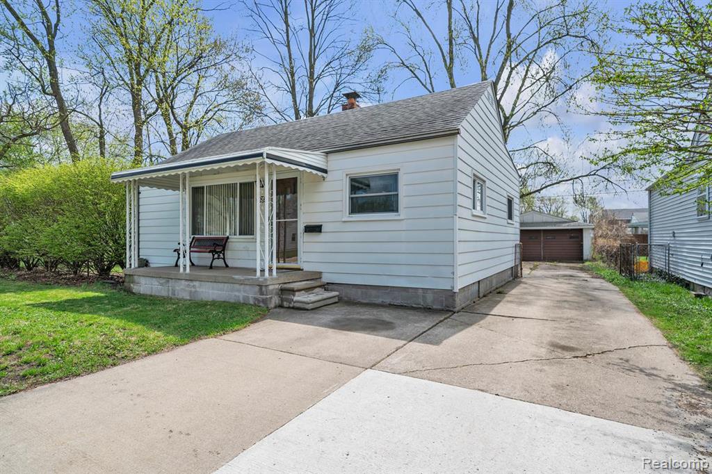 8620 Stephens, Warren, MI 48089 — front exterior