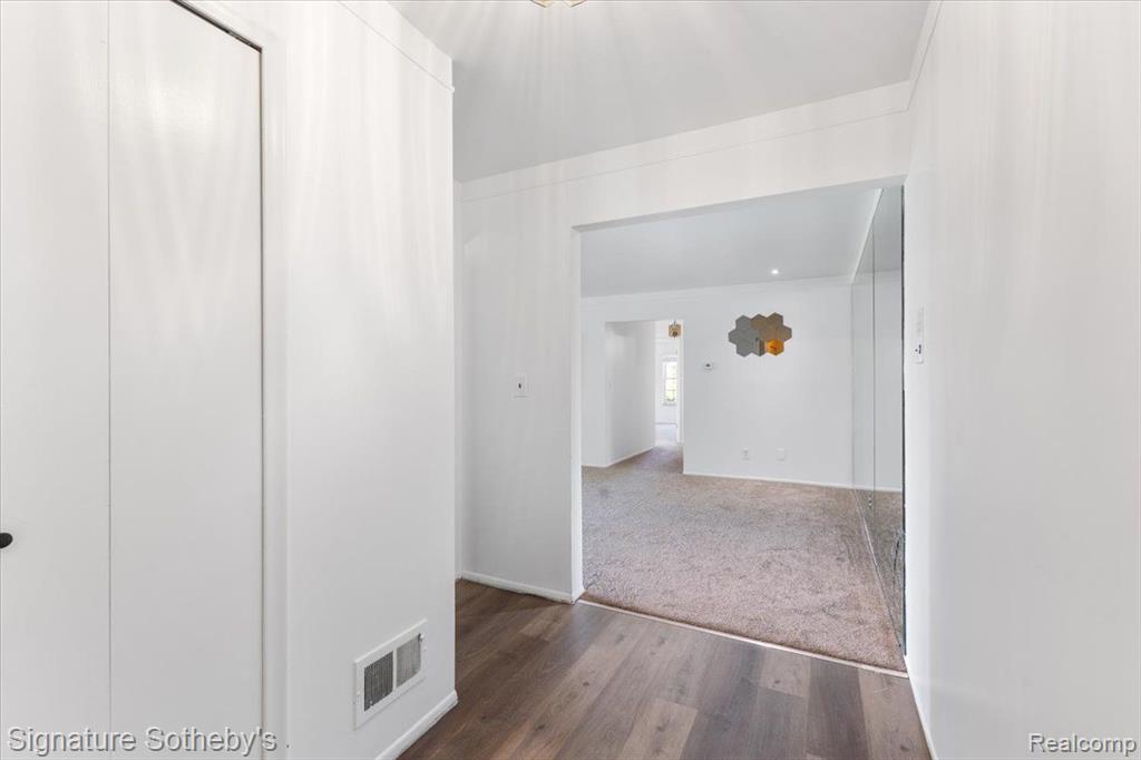 27598 E ECHO, 248, Farmington Hills, MI 48334 — Photo 4