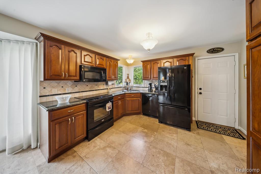 56764 Jewell Road, Shelby Twp, MI 48315 — Photo 12