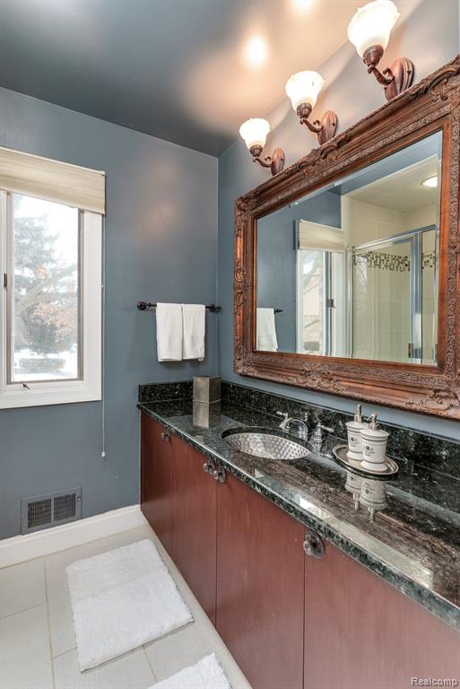 5035 Oakbrooke Drive, West Bloomfield, MI 48323 — Photo 26
