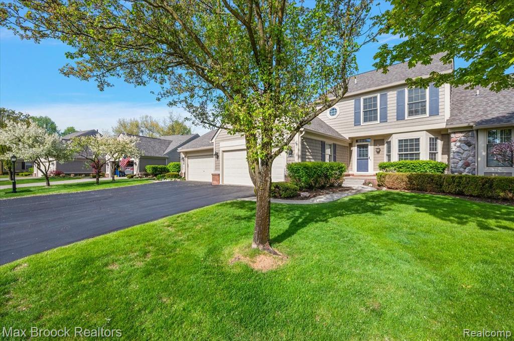 911 Tartan Trail, Bloomfield Hills, MI 48304 — front exterior