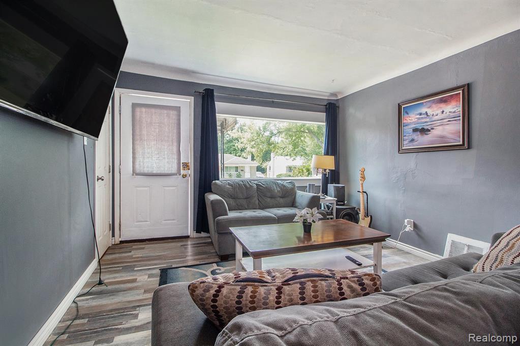 16520 Lenore, Detroit, MI 48219 — Photo 6