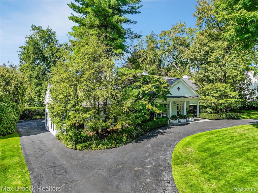 919 W Glengarry Circle, Bloomfield Hills, MI 48301 — Photo 54