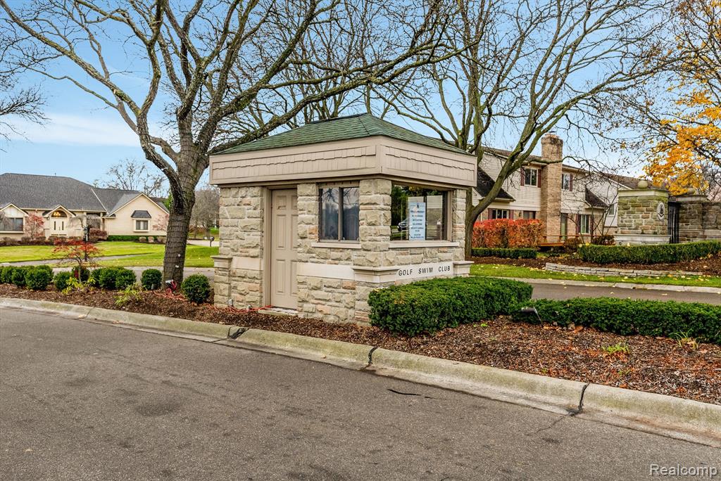 682 Heritage Lane S, Rochester Hills, MI 48309 — Photo 62