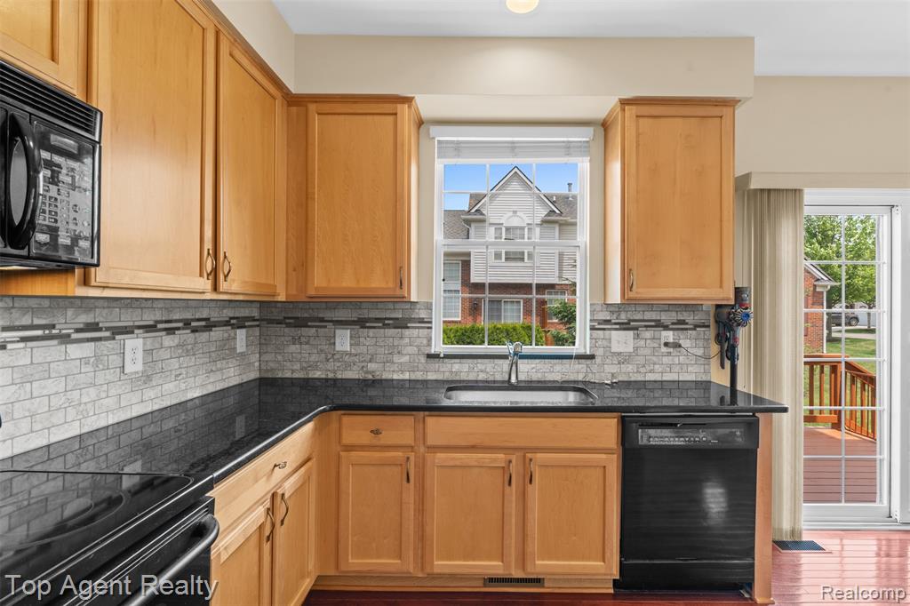 41506 Oconnor Lane, 156, Novi, MI 48377 — Photo 15