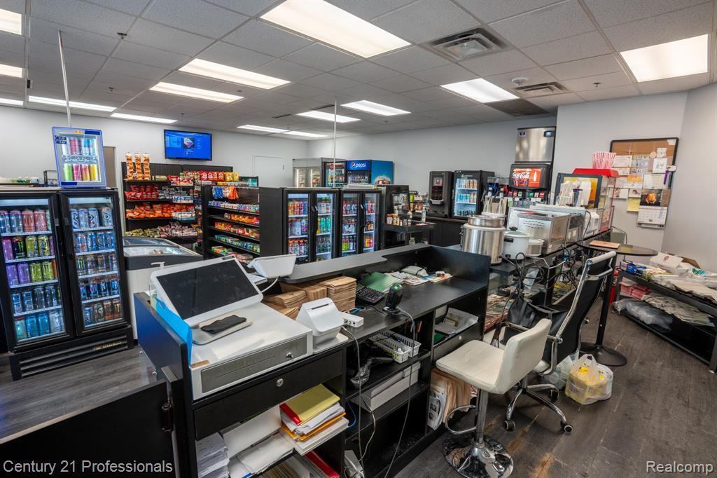 888 W Big Beaver - Troy Eatz Road, 112, Troy, MI 48084 — Photo 23