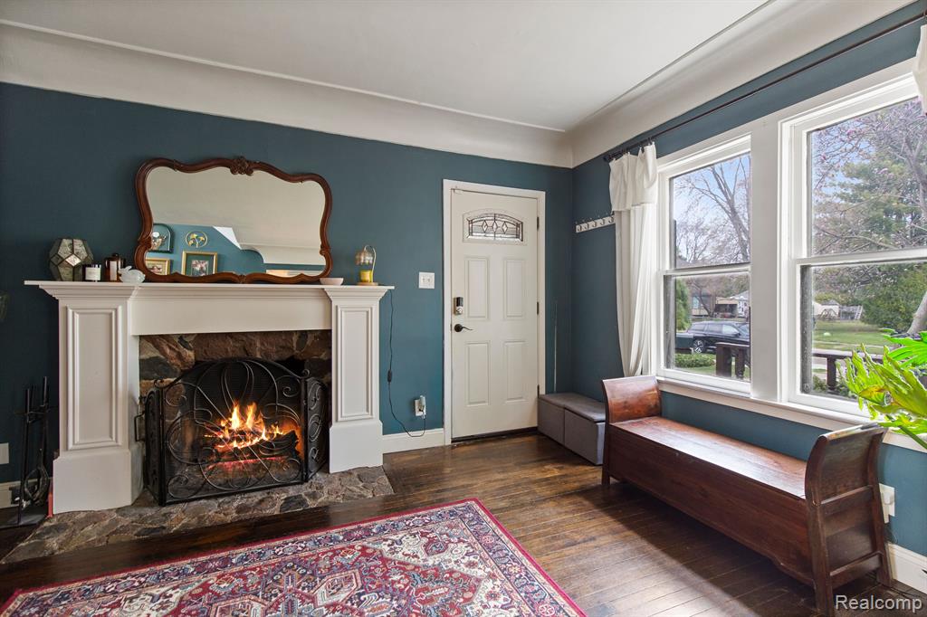 716 WOODLAWN Avenue, Royal Oak, MI 48073 — Photo 6