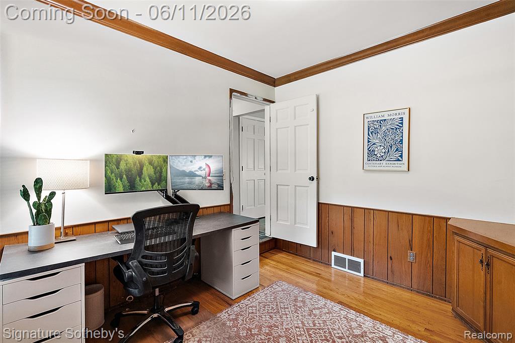 5748 Cherry Crest Drive, West Bloomfield, MI — Photo 8