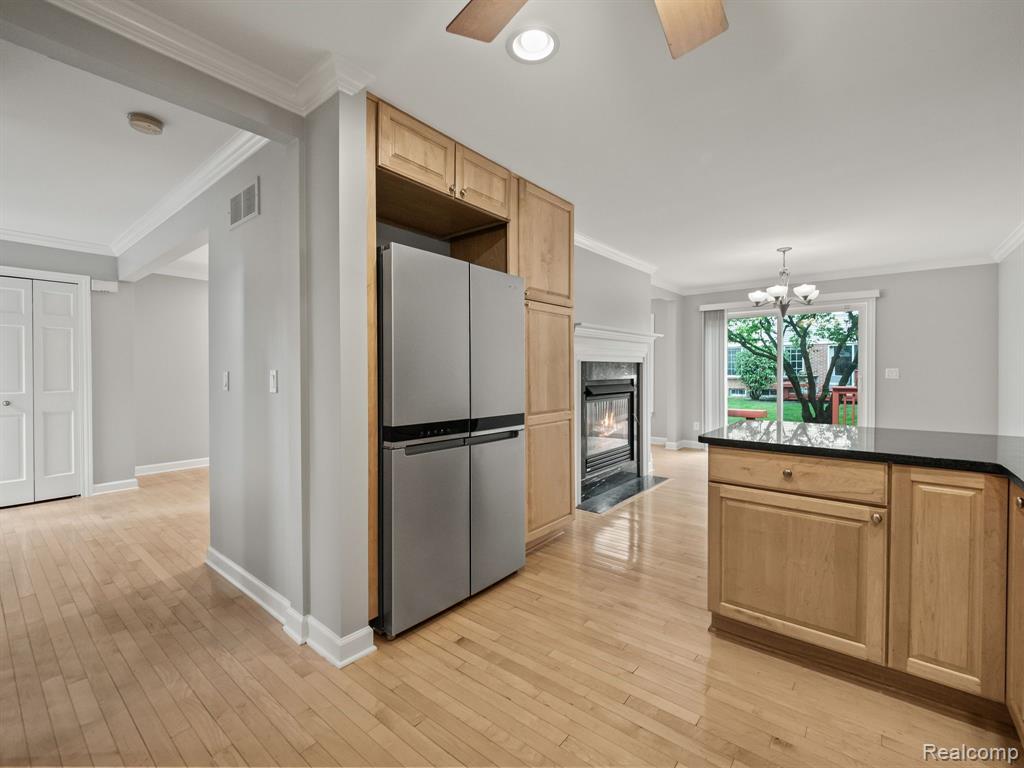 617 JAMES Circle, Royal Oak, MI 48067 — Photo 8