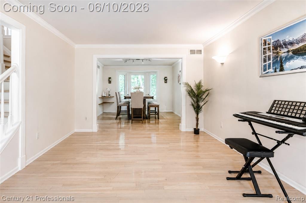425 Cherry Grove Lane, Walled Lake, MI 48390 — Photo 13