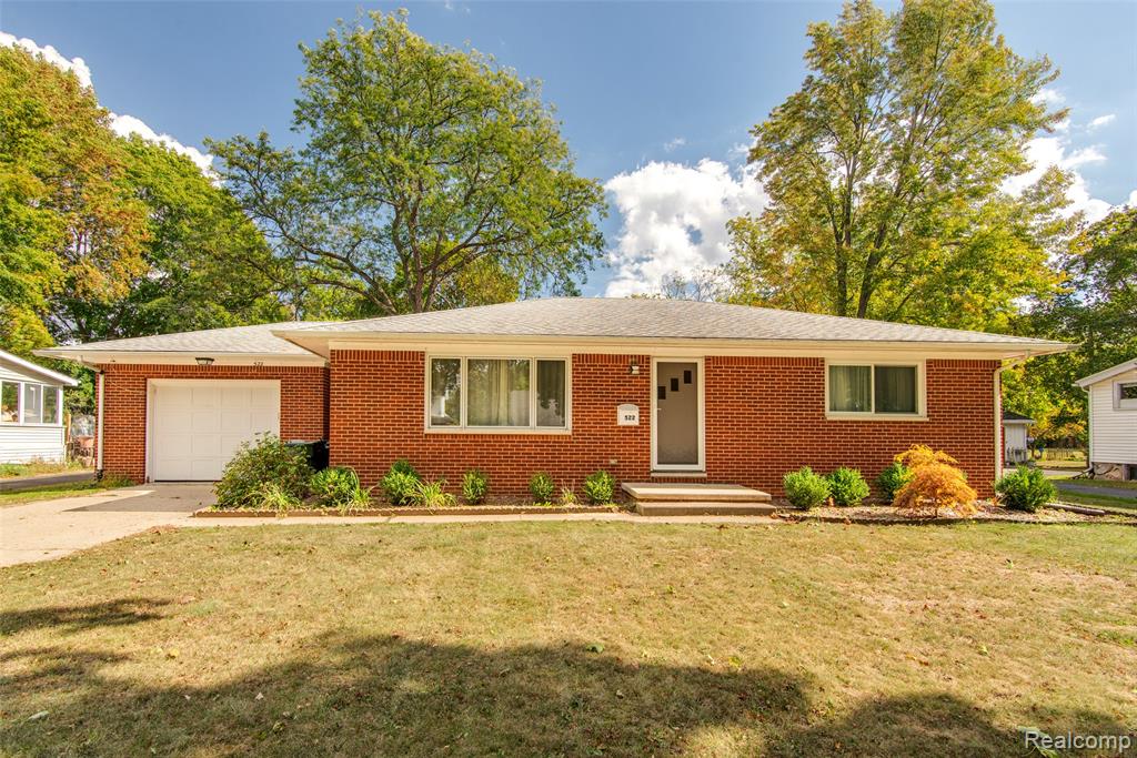 522 McKinley Street, Chelsea, MI 48118 — front exterior