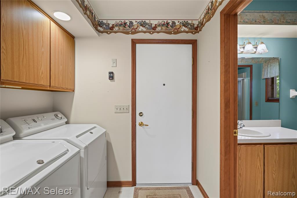 5184 Wyndemere Common Square, Swartz Creek, MI 48473 — Photo 17