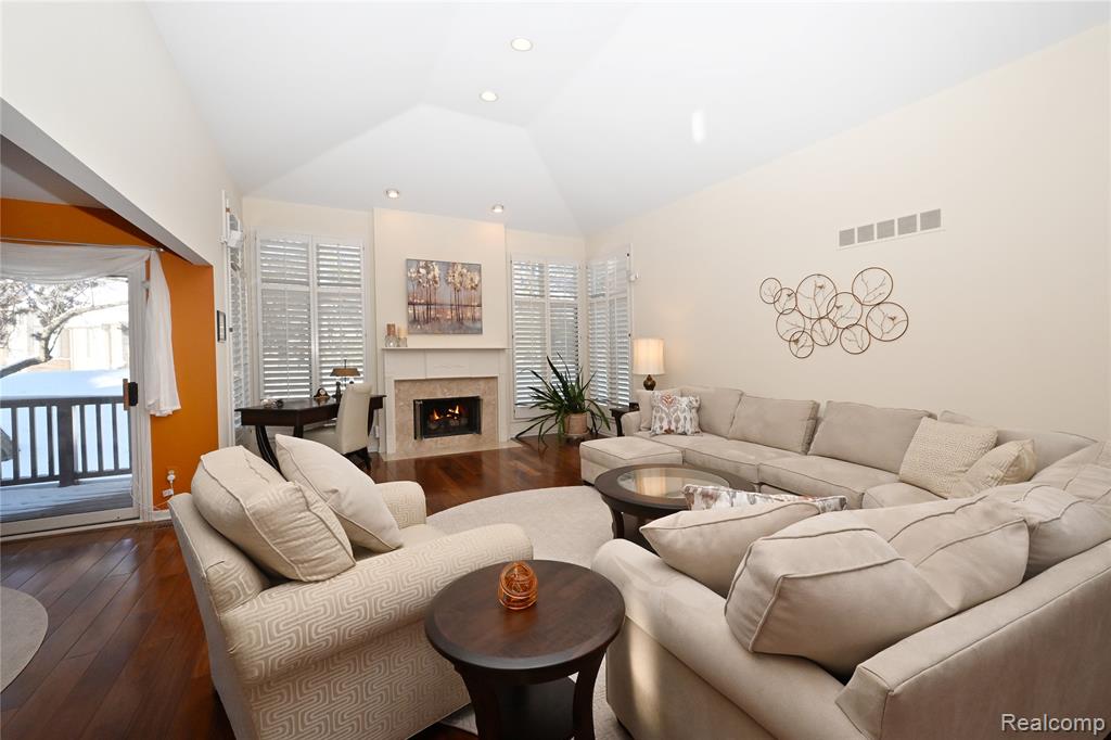 32095 SPRUCE Lane, 50, Beverly Hills, MI 48025 — Photo 5