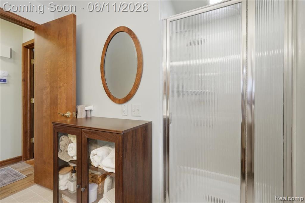 6880 Forestlawn Court, Waterford, MI 48327 — Photo 22