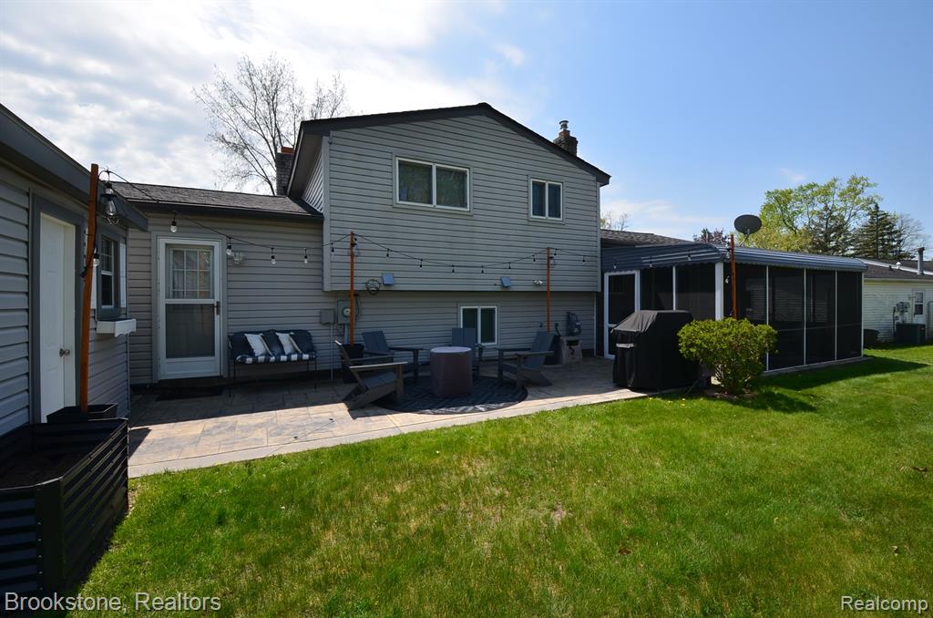 4856 CLINTON WAY Drive, Waterford, MI 48328 — Photo 15