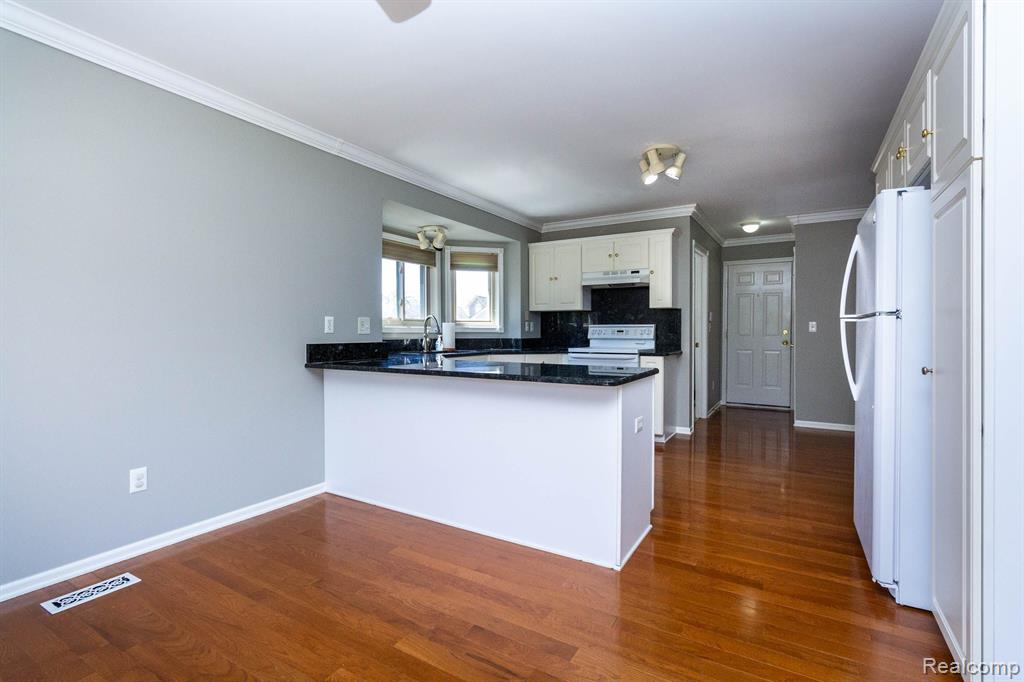 48784 BELLTOWER Drive, Macomb, MI 48044 — Photo 11