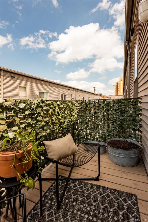 74 W BETHUNE Street, Detroit, MI 48202 — Photo 38